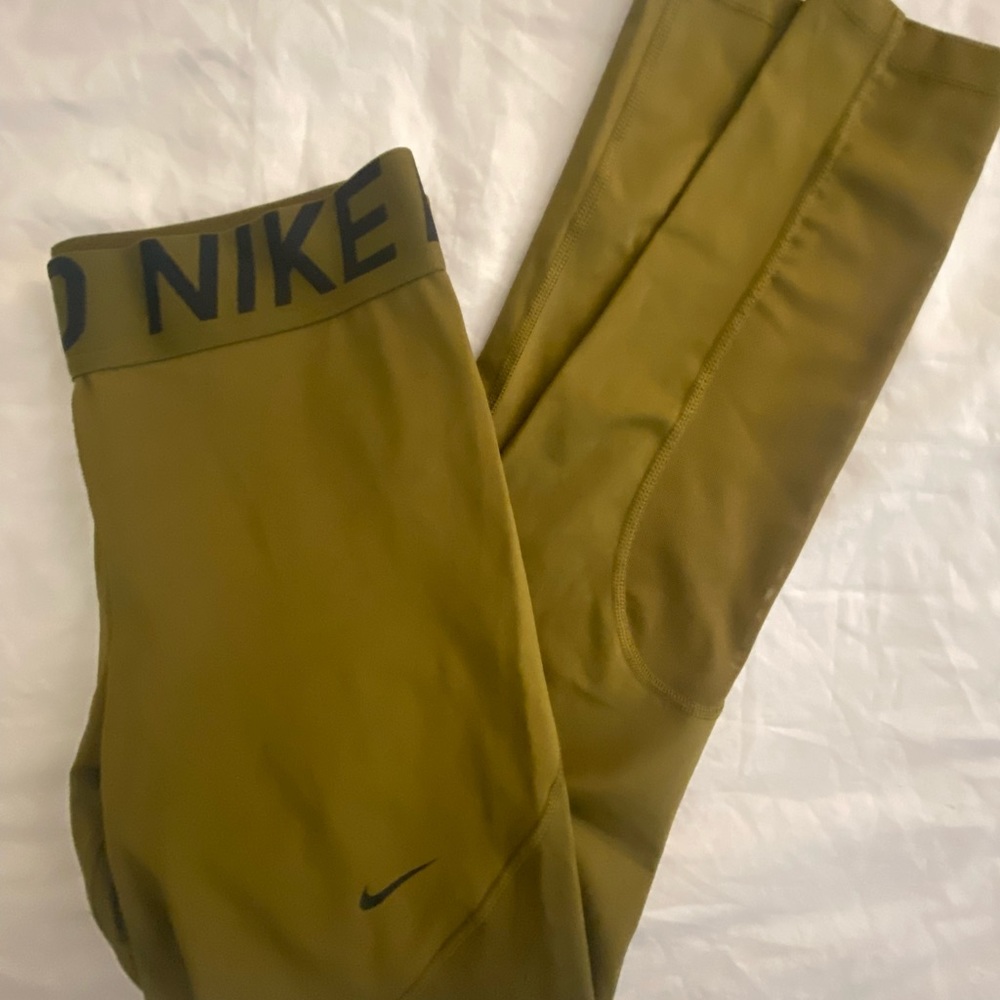 Nike pro dri fit leggings